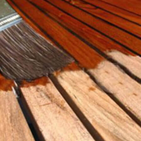 Ανακαίνιση Ξύλινων Επιφανών στο Σπίτι με Βερνίκι