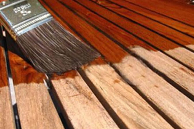 Ανακαίνιση Ξύλινων Επιφανών στο Σπίτι με Βερνίκι Ανακαίνιση Ξύλινων Επιφανών στο Σπίτι με Βερνίκι