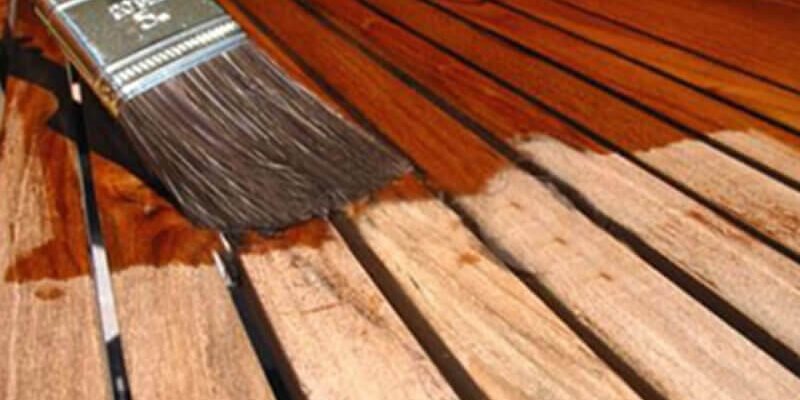 Ανακαίνιση Ξύλινων Επιφανών στο Σπίτι με Βερνίκι